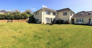 Garden Cottage Flats - Holidays in Cornwall's Constantine Bay.